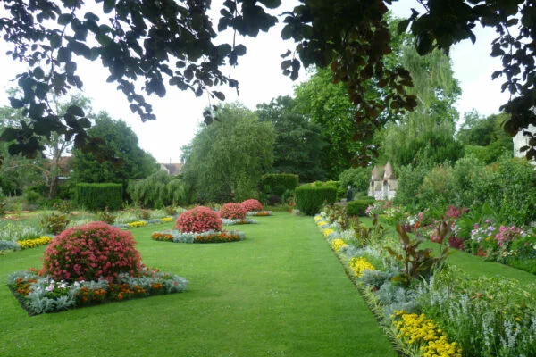 Southover Grange Gardens